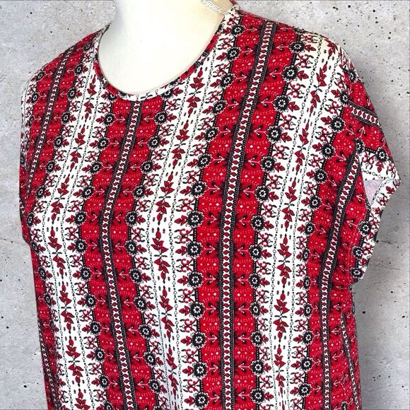 J. Jill Wearever Boxy Top Red White Black Floral Small Petite SP Casual Office - Picture 2 of 10